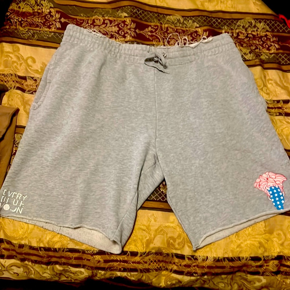🔥GREY CROOK & CASTELS DRAWSTRING 3 POCKET DISTRESSED SWEAT SHORTS